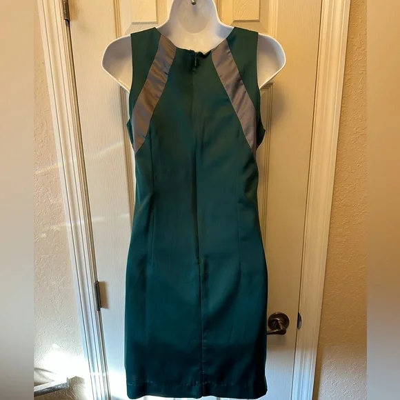 Super cute emerald green dress - Picture 3 of 4